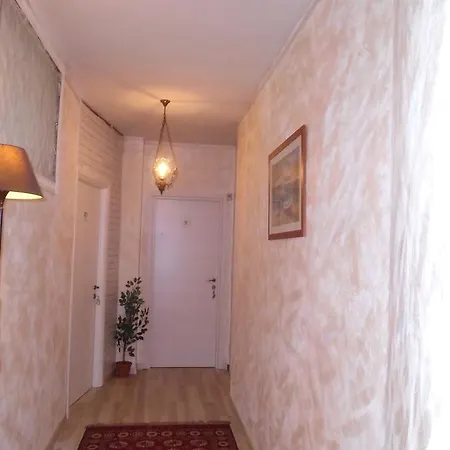 לינה וארוחת בוקר Bellavista 3*